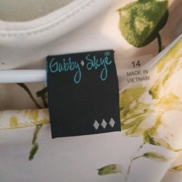 Woman's floral summer dress - Picture 3 of 3